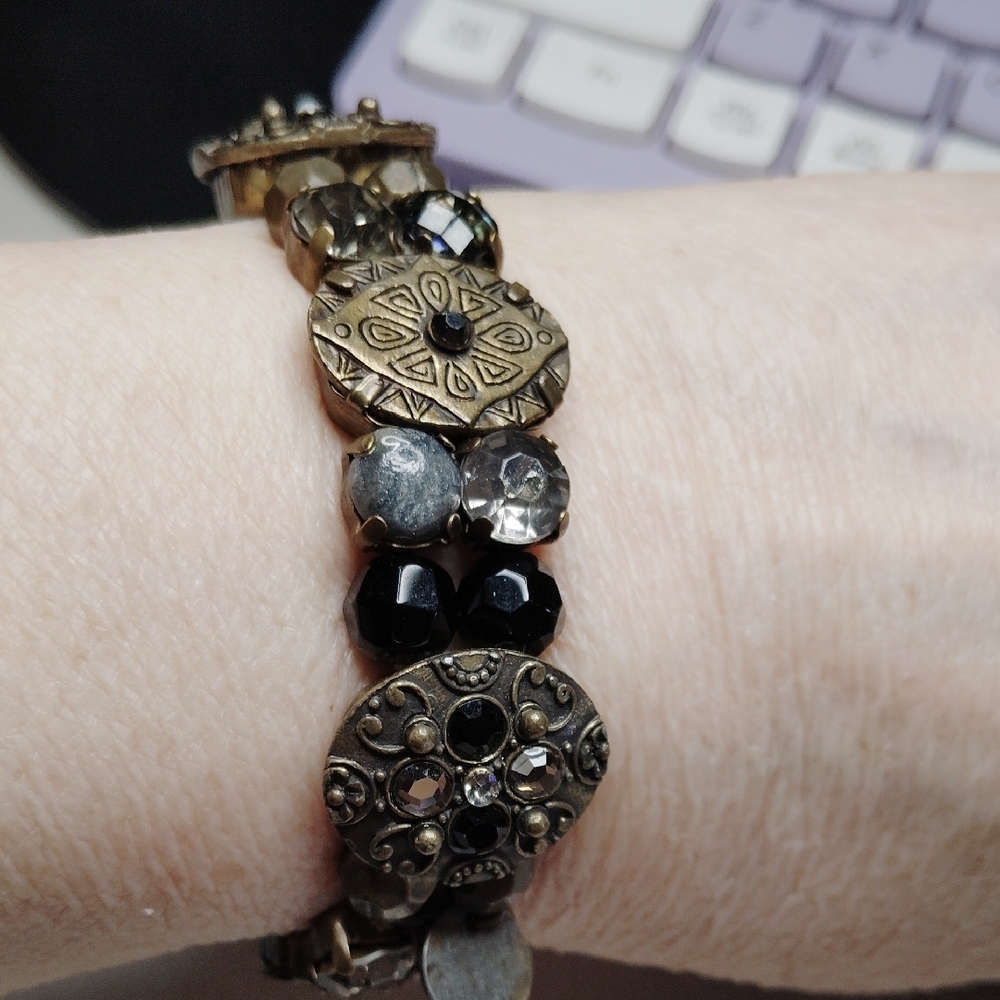 Axelle Creation Antique Gold and Black Decorative Beaded Bracelet